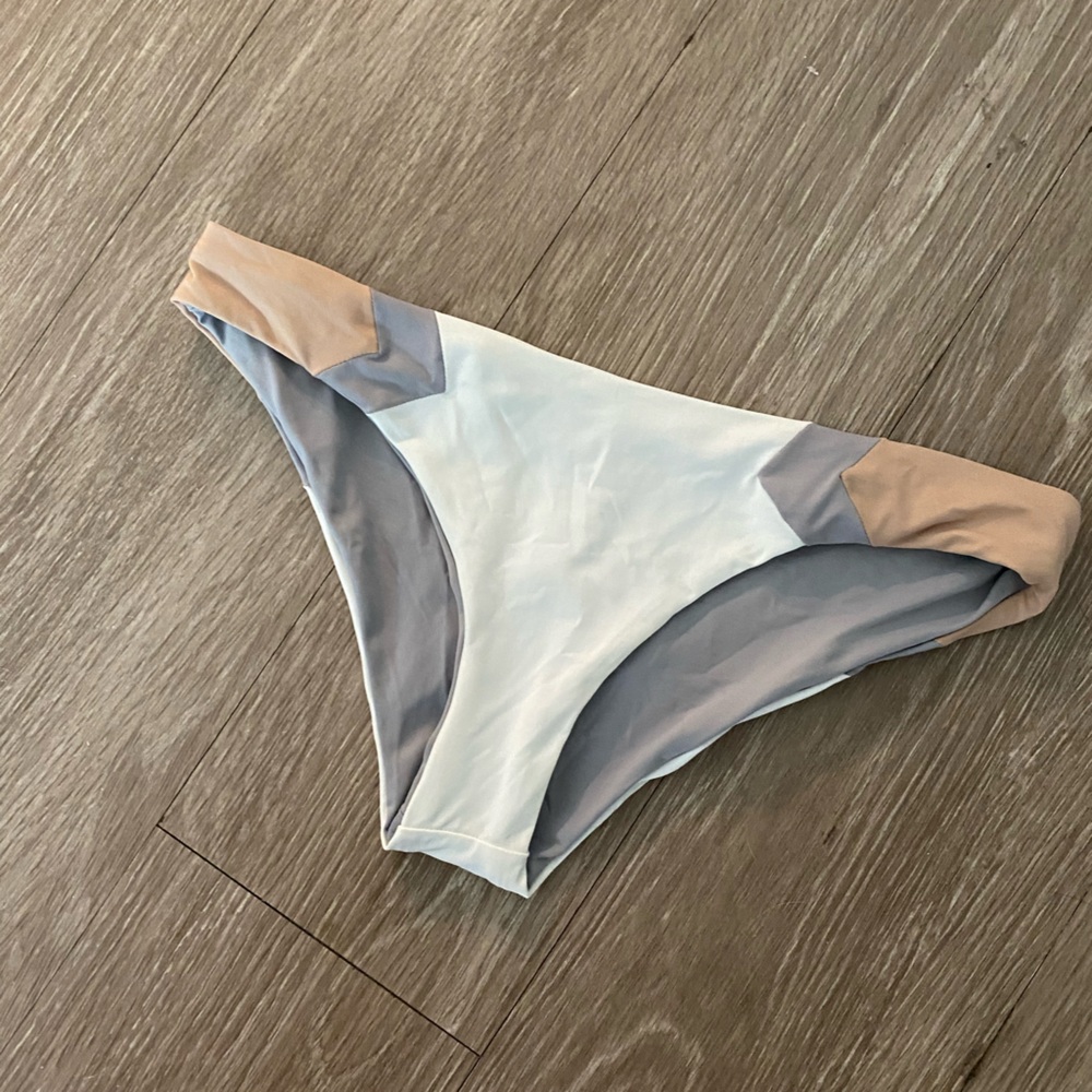 NWT L Space Gray and White Bikini Bottom